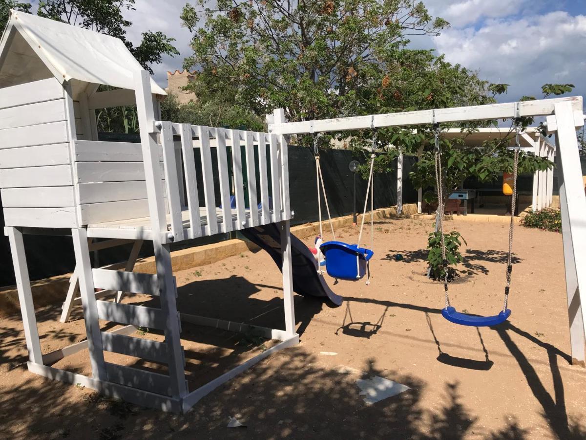 Villa Ceni - Appartamenti Con Camere, Cucina, Wc E Terrazza Sul Mare In Villa Con Piscina, Giardino E Parcheggio Маринелла-ді-Селінунте Екстер'єр фото