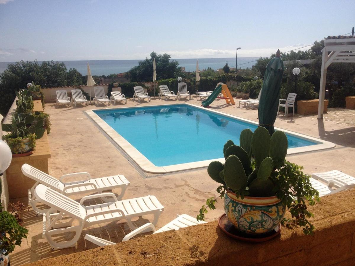Villa Ceni - Appartamenti Con Camere, Cucina, Wc E Terrazza Sul Mare In Villa Con Piscina, Giardino E Parcheggio Маринелла-ді-Селінунте Екстер'єр фото