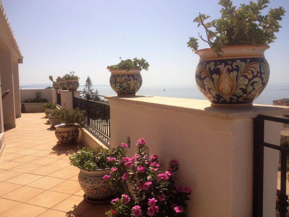 Villa Ceni - Appartamenti Con Camere, Cucina, Wc E Terrazza Sul Mare In Villa Con Piscina, Giardino E Parcheggio Маринелла-ді-Селінунте Екстер'єр фото