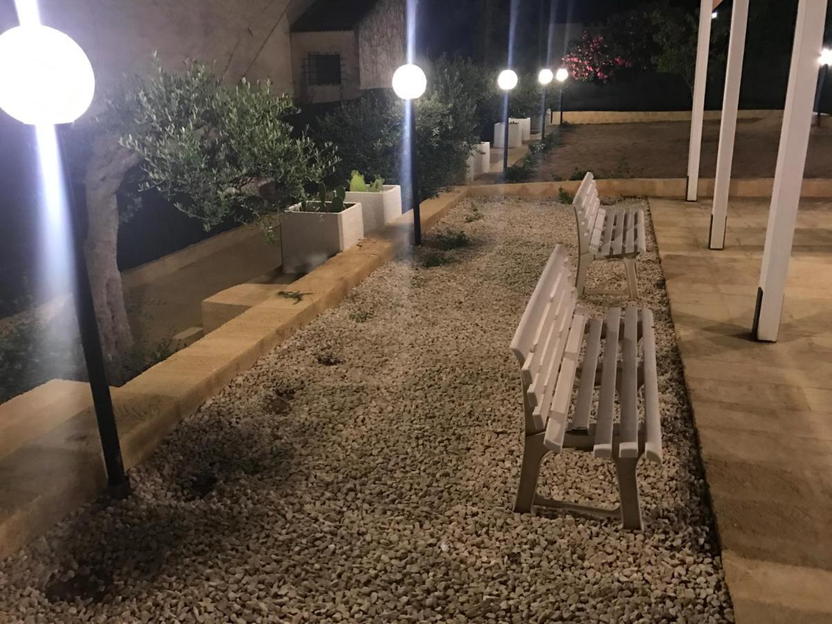 Villa Ceni - Appartamenti Con Camere, Cucina, Wc E Terrazza Sul Mare In Villa Con Piscina, Giardino E Parcheggio Маринелла-ді-Селінунте Екстер'єр фото