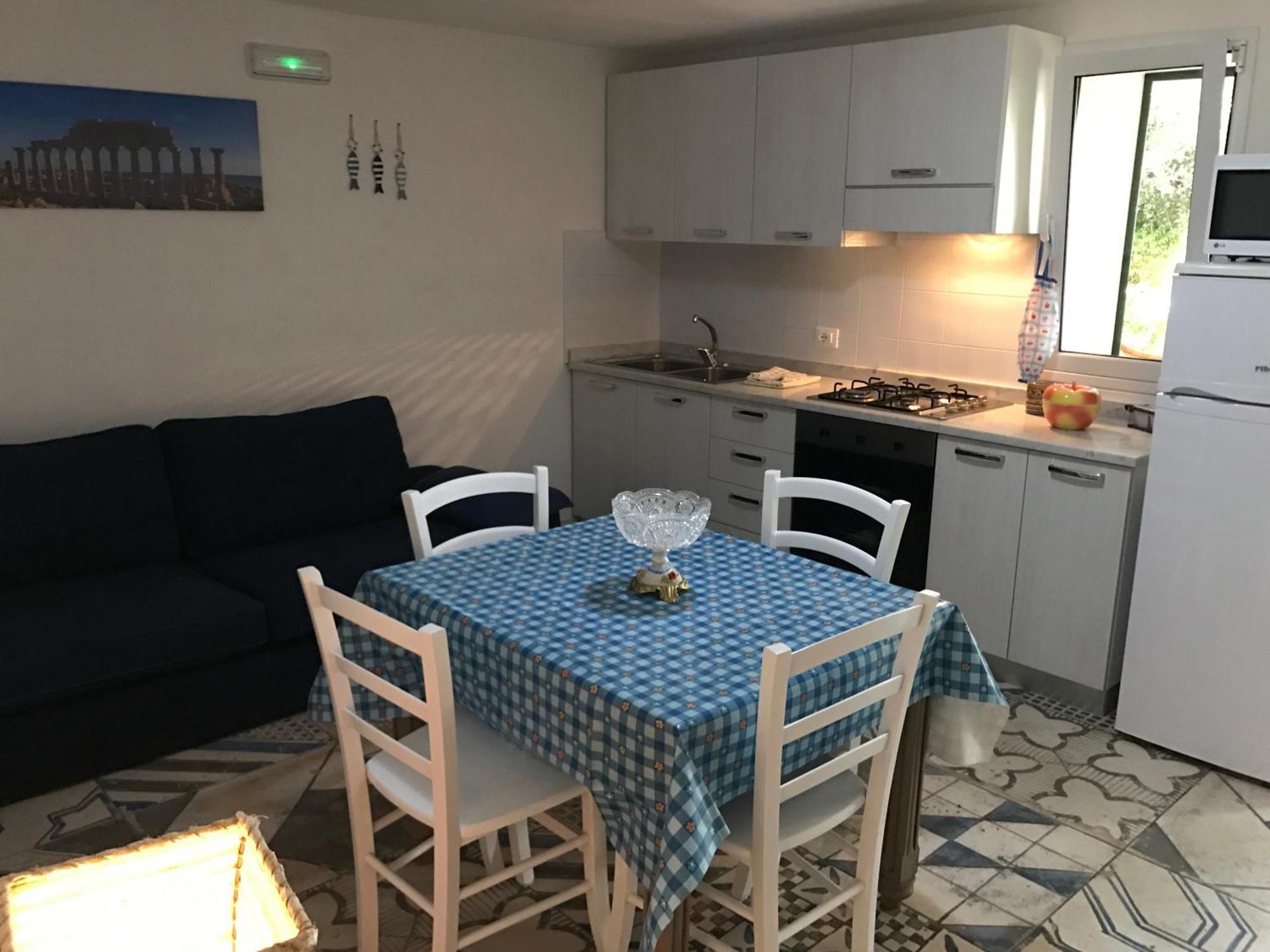 Villa Ceni - Appartamenti Con Camere, Cucina, Wc E Terrazza Sul Mare In Villa Con Piscina, Giardino E Parcheggio Маринелла-ді-Селінунте Екстер'єр фото