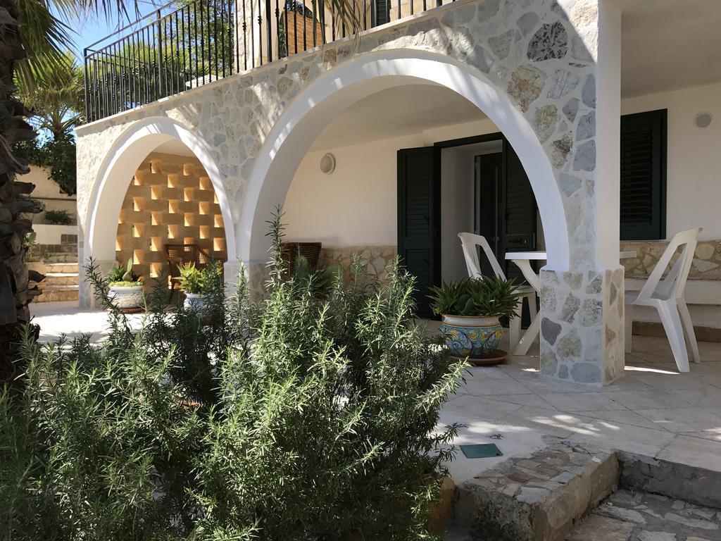 Villa Ceni - Appartamenti Con Camere, Cucina, Wc E Terrazza Sul Mare In Villa Con Piscina, Giardino E Parcheggio Маринелла-ді-Селінунте Екстер'єр фото