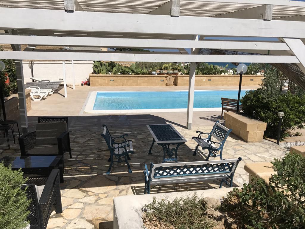 Villa Ceni - Appartamenti Con Camere, Cucina, Wc E Terrazza Sul Mare In Villa Con Piscina, Giardino E Parcheggio Маринелла-ді-Селінунте Екстер'єр фото