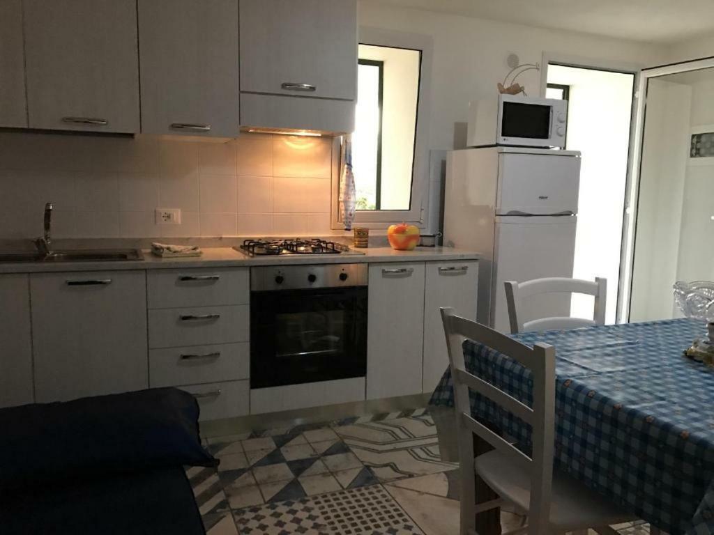 Villa Ceni - Appartamenti Con Camere, Cucina, Wc E Terrazza Sul Mare In Villa Con Piscina, Giardino E Parcheggio Маринелла-ді-Селінунте Екстер'єр фото
