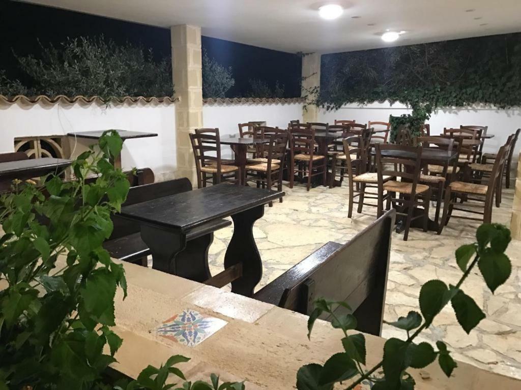 Villa Ceni - Appartamenti Con Camere, Cucina, Wc E Terrazza Sul Mare In Villa Con Piscina, Giardino E Parcheggio Маринелла-ді-Селінунте Екстер'єр фото