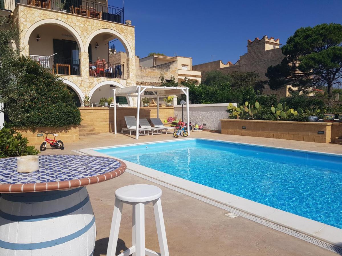 Villa Ceni - Appartamenti Con Camere, Cucina, Wc E Terrazza Sul Mare In Villa Con Piscina, Giardino E Parcheggio Маринелла-ді-Селінунте Екстер'єр фото